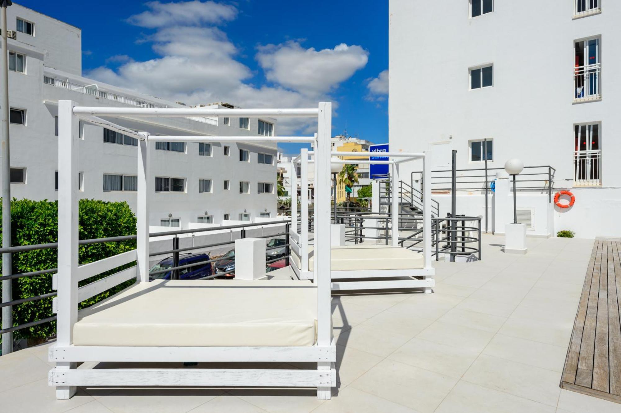 Aparthotel Vibra Sanan - Adults Only Sant Antoni de Portmany Zewnętrze zdjęcie