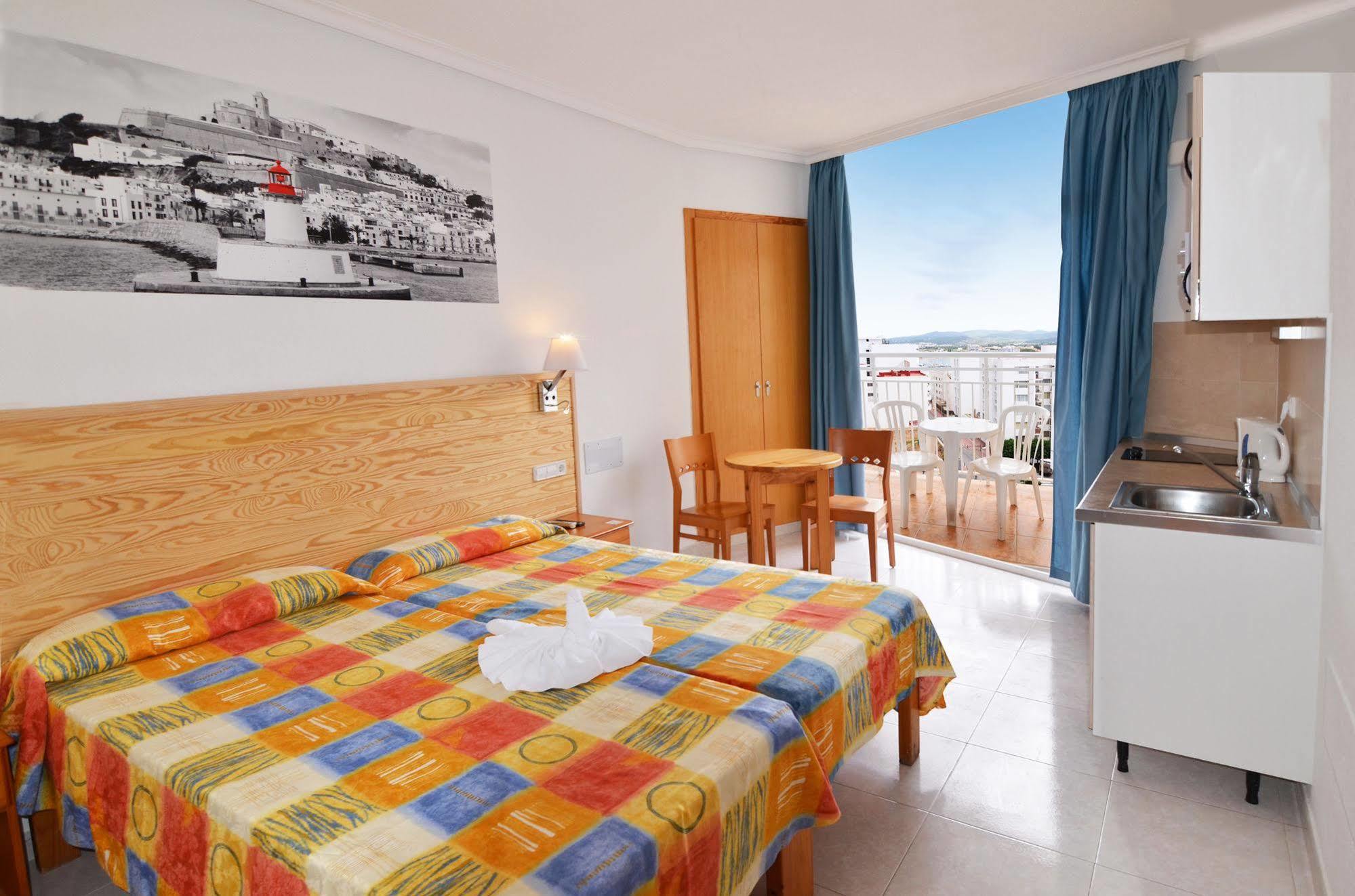 Aparthotel Vibra Sanan - Adults Only Sant Antoni de Portmany Zewnętrze zdjęcie